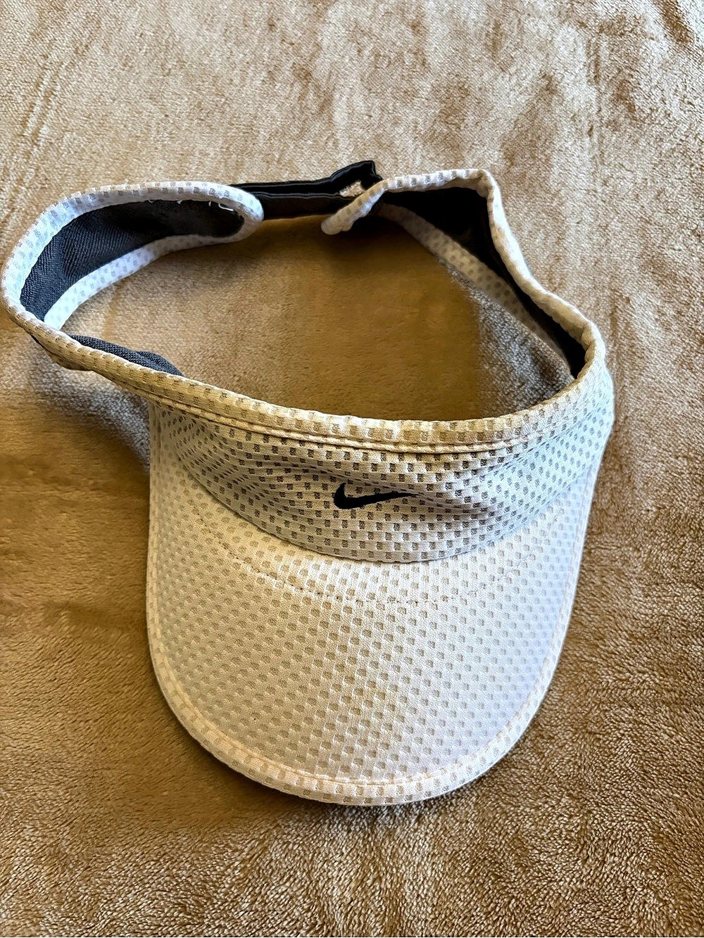 Nike NSW AeroBill Visor in White